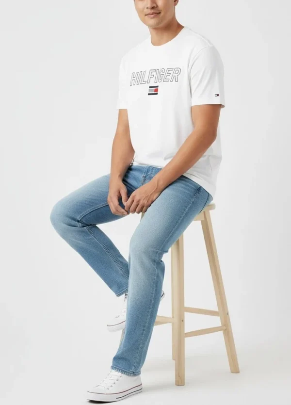 Tommy Hilfiger Men's T-shirt Hilfiger (Medium) - Image 6