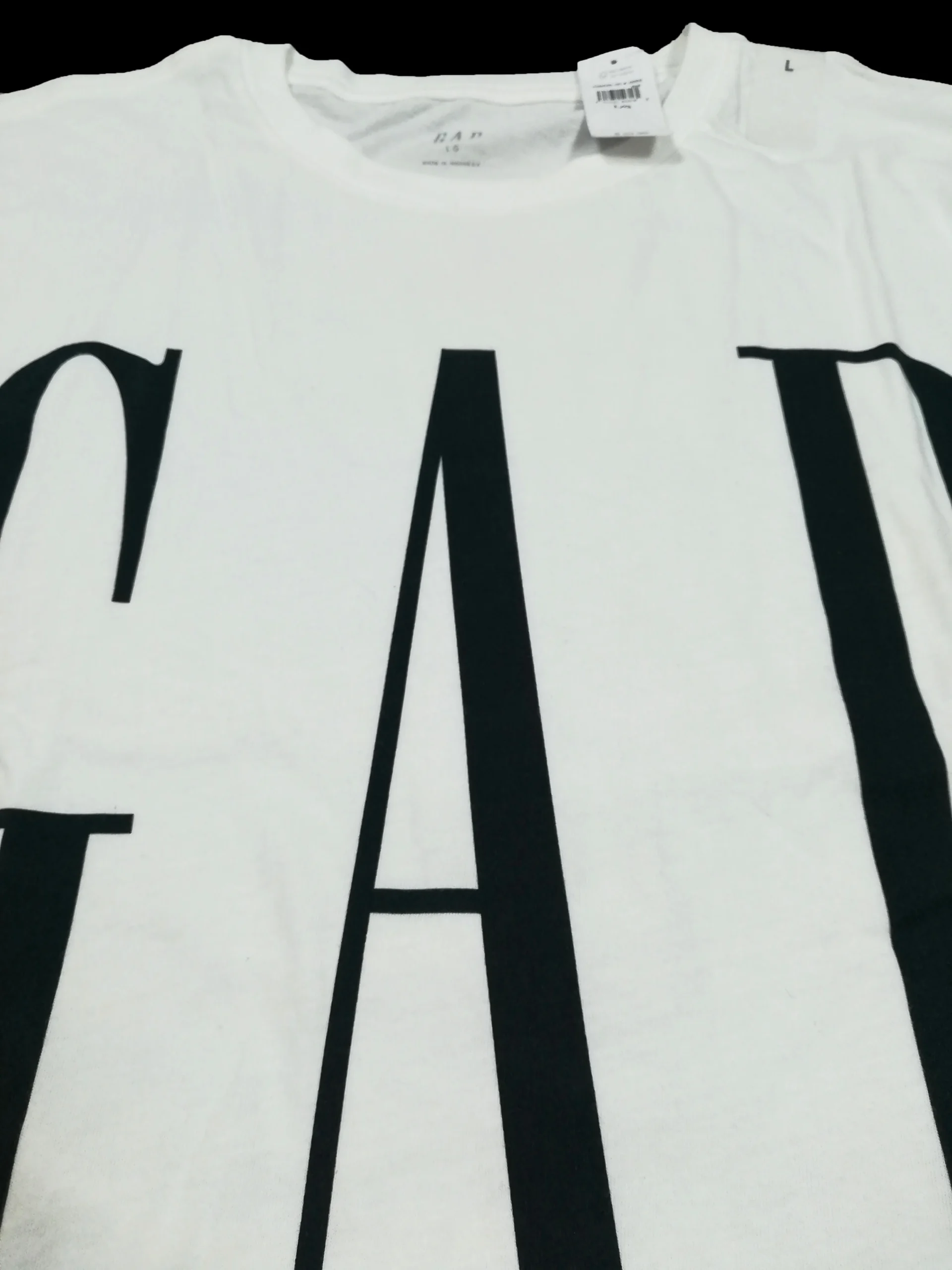 Gap Logo Men's T-shirt (Large) - Image 6