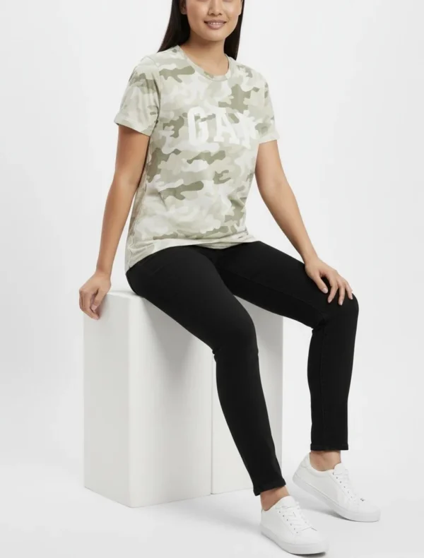 Gap Logo Women's Camo Army T-shirt (Large) - Image 7