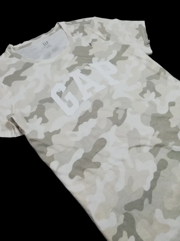 Gap Logo Women's Camo Army T-shirt (Large) - Image 2