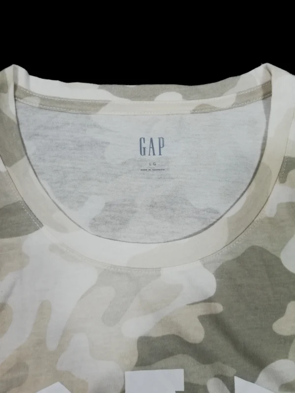 Gap Logo Women's Camo Army T-shirt (Large) - Image 3