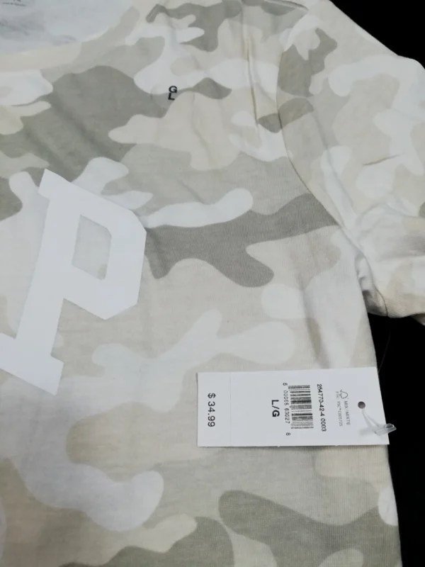 Gap Logo Women's Camo Army T-shirt (Large) - Image 4