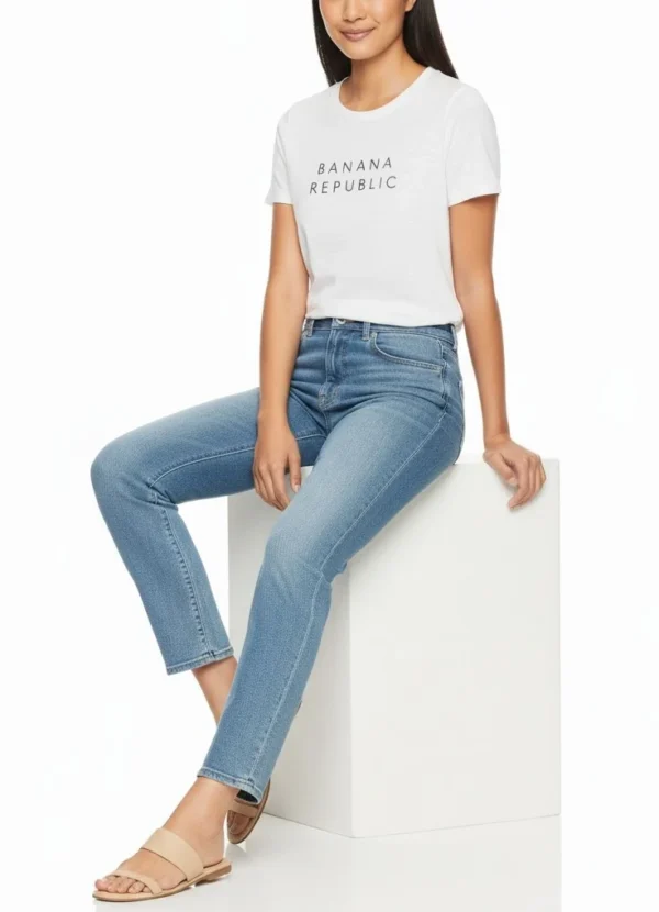 Banana Republic Women's T-shirt (Medium/Large) - Image 7