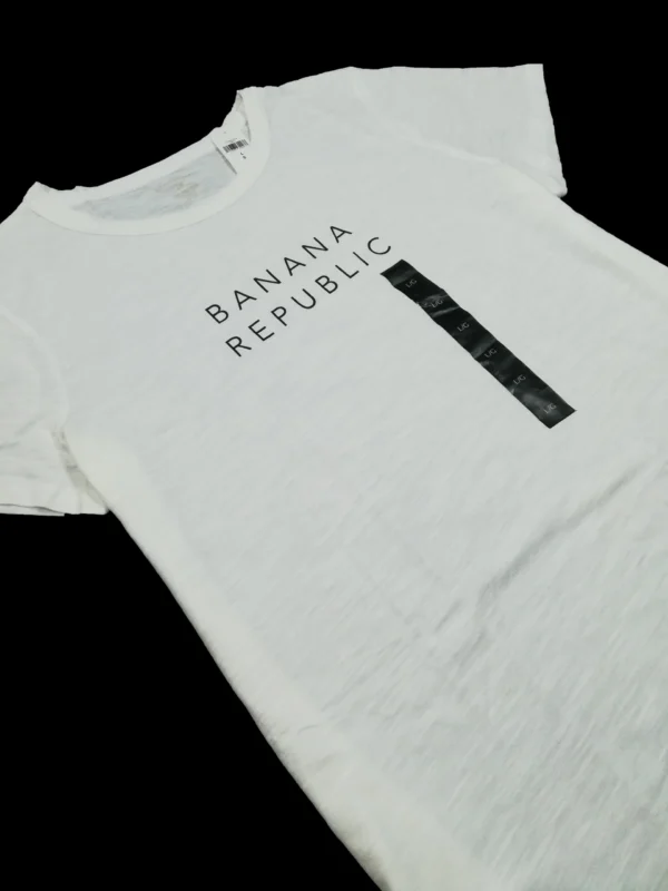 Banana Republic Women's T-shirt (Medium/Large) - Image 2