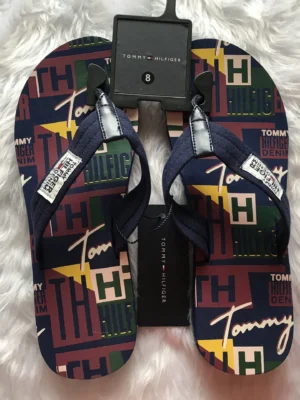 Tommy Hilfiger Black Flip Flops - Size 8 (Medium)